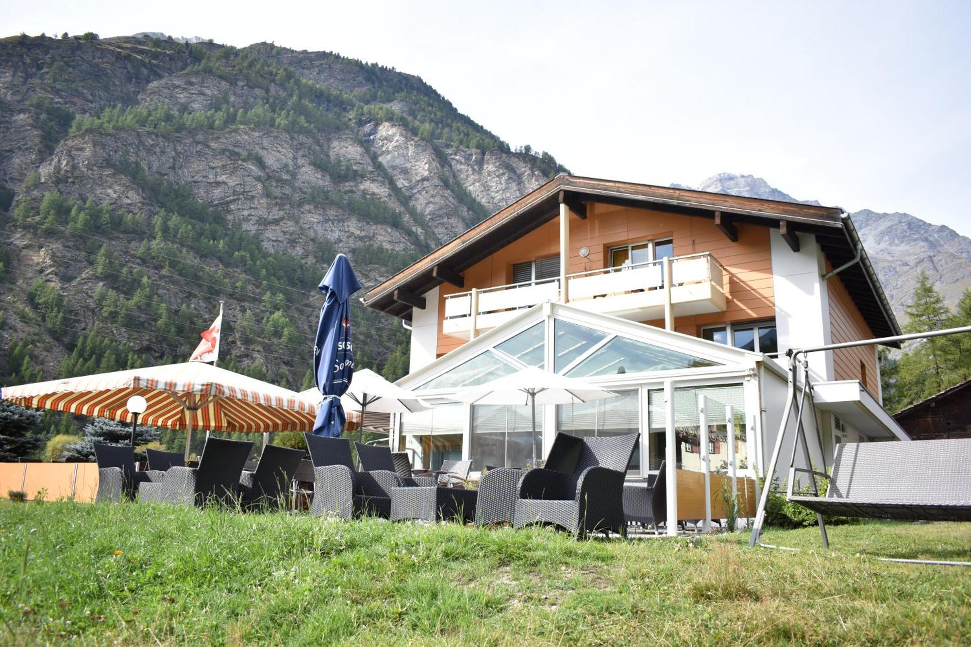 Restaurant & Hostel Hole In One Randa Extérieur photo